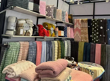 Wholesale Fleece Blankets for E-Commerce: Custom Designs, Compact Packaging & Fast Delivery