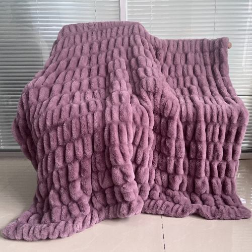How to Start Your Faux Fur Blanket Business: A Beginner's Guide to Sourcing High-Quality Double-sided Ripple Faux Fur Blankets