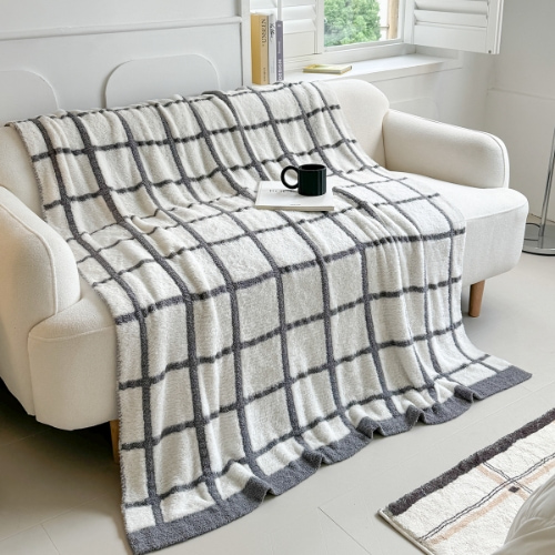 Plush Faux Feather Yarn Throw Blanket