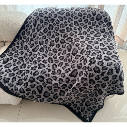 Jacquard Leopard Feather Yarn Blanket